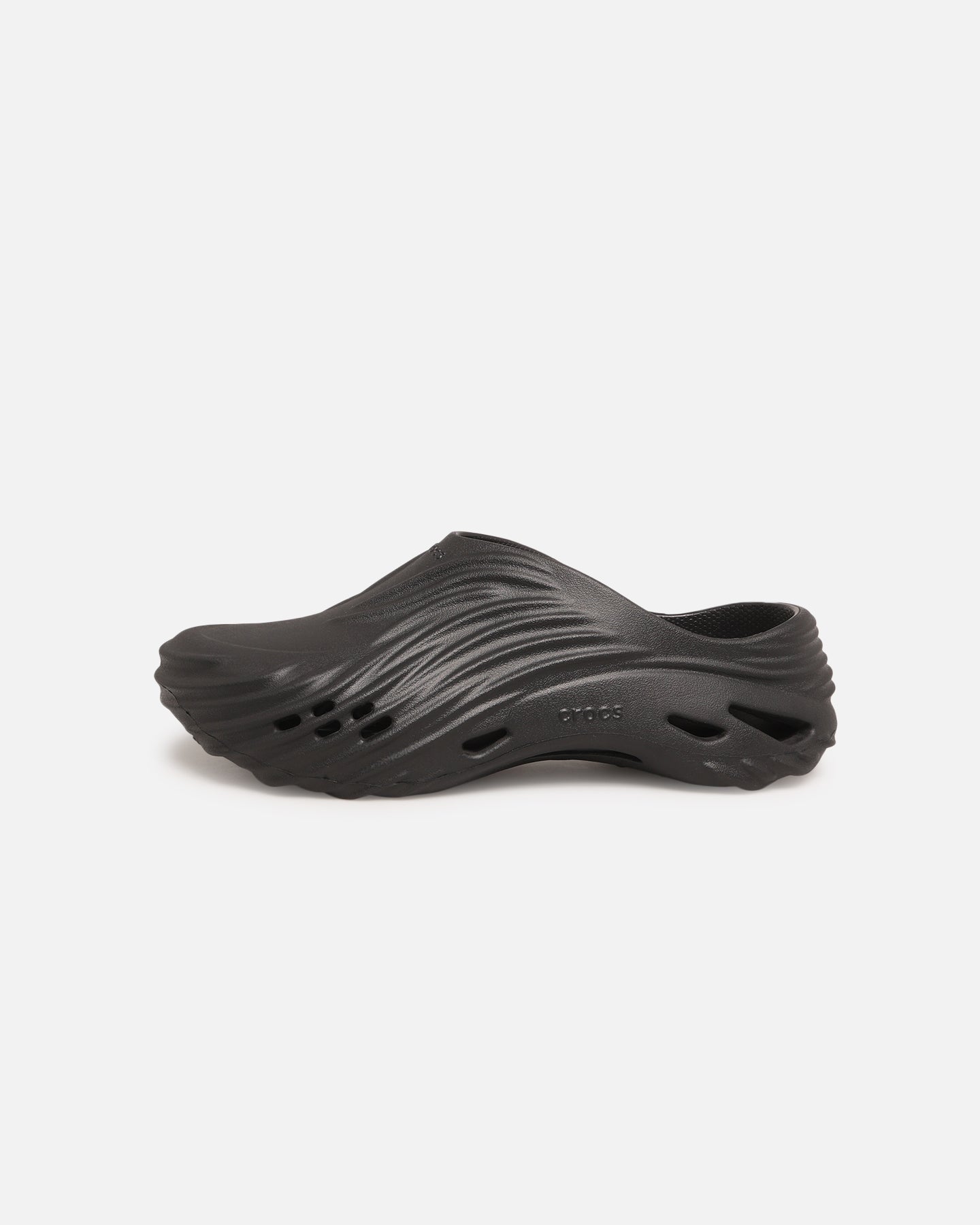 05013055-YB001_default_0010.jpg Crocs Echo Wave Black - Image 1